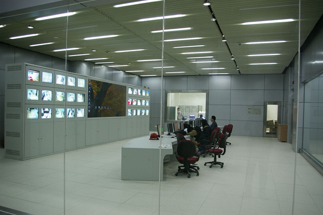 合(hé)ĳҵ中(zhōng)间(jiān)װ